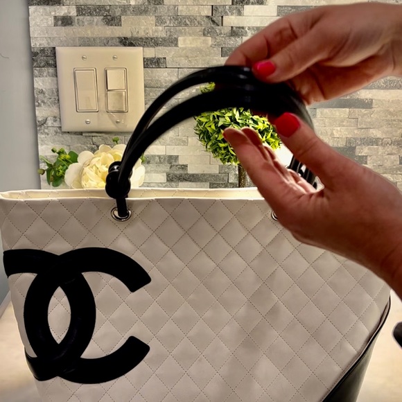 Chanel Cambon Line Lambskin Tote Gorgeous Authentic - Picture 3 of 16